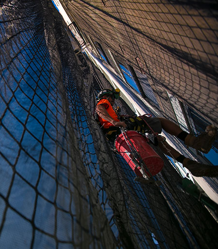 Installation de filet anti-chute